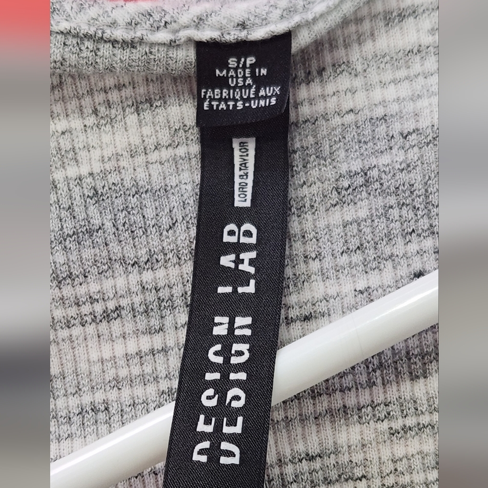 LORD & TAYLOR- Design Lab:Gray Button-Up Ribbed Top - Picture 4 of 5